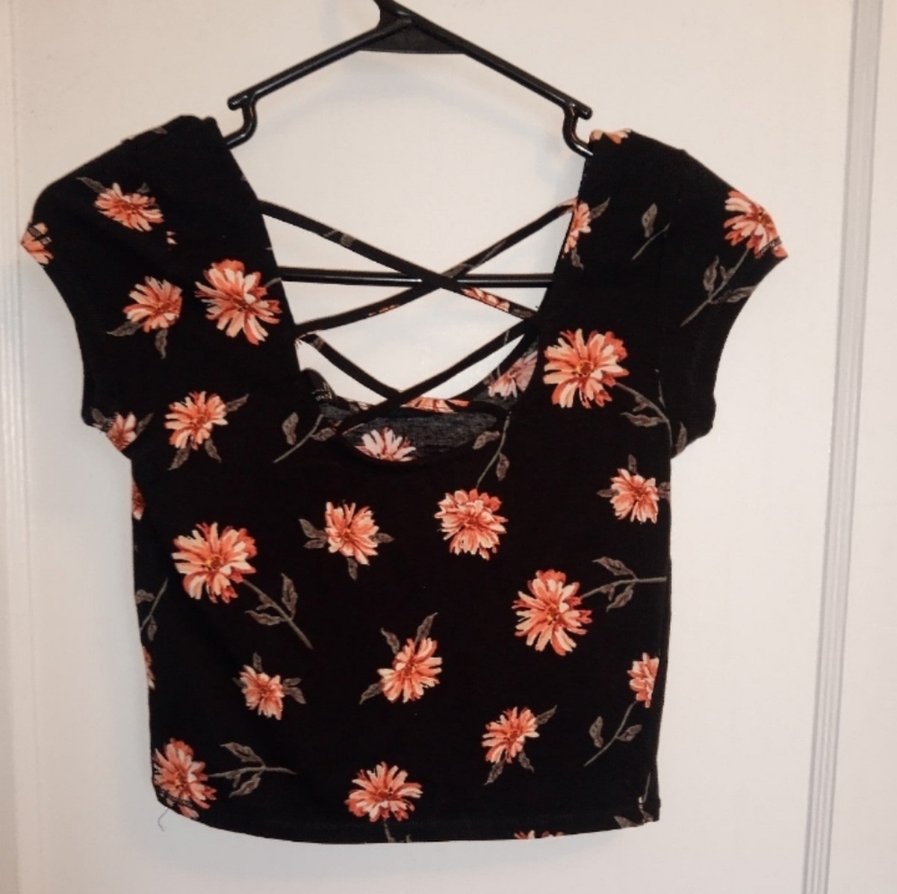 EUC Forever 21 Floral Cap Sleeve Crop Top Jrs. S - Picture 4 of 4